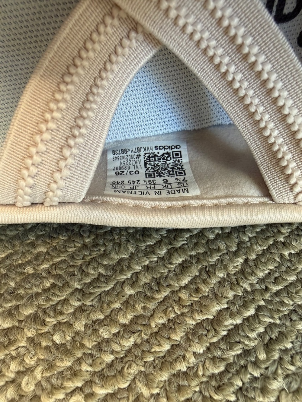 Shoes - Picture 4 of 5